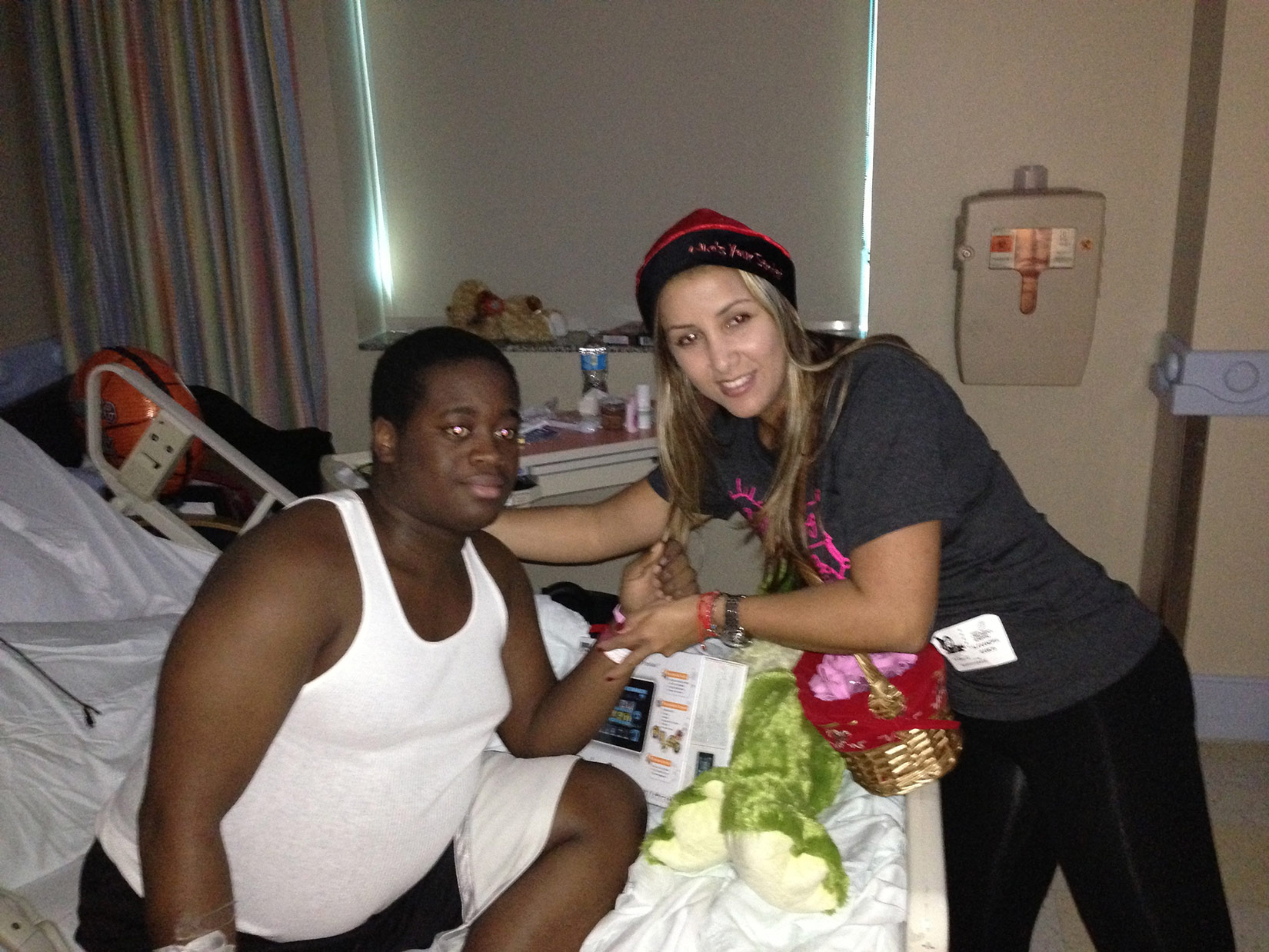Christmas on Miami Children’s Hospital 2012 Gallery | Alexandra Ramos Therapy Animals