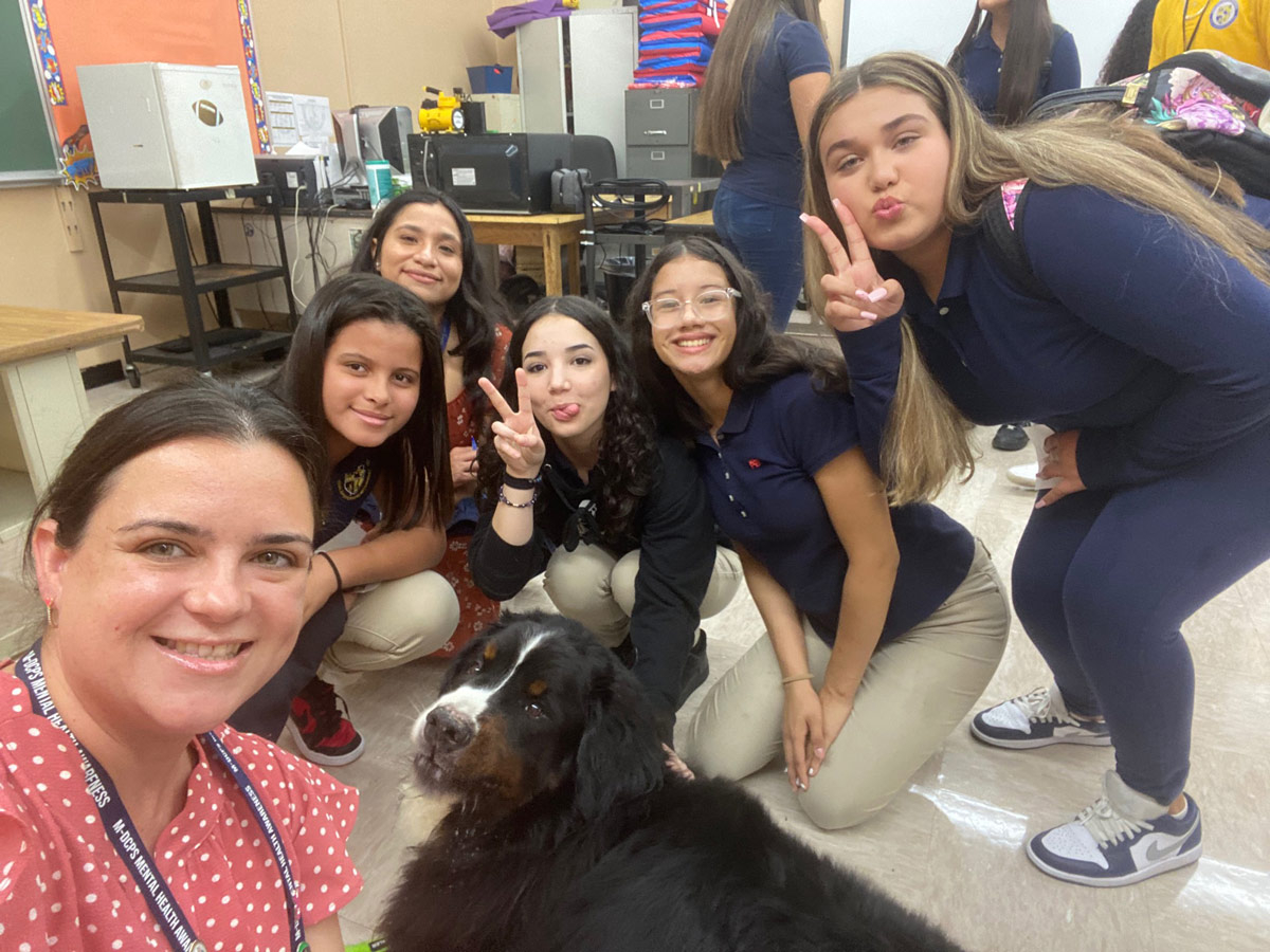 Apollo visits at Hialeah School with Meraki - Sep 23, 2024 | Alexandra Ramos Therapy Animals