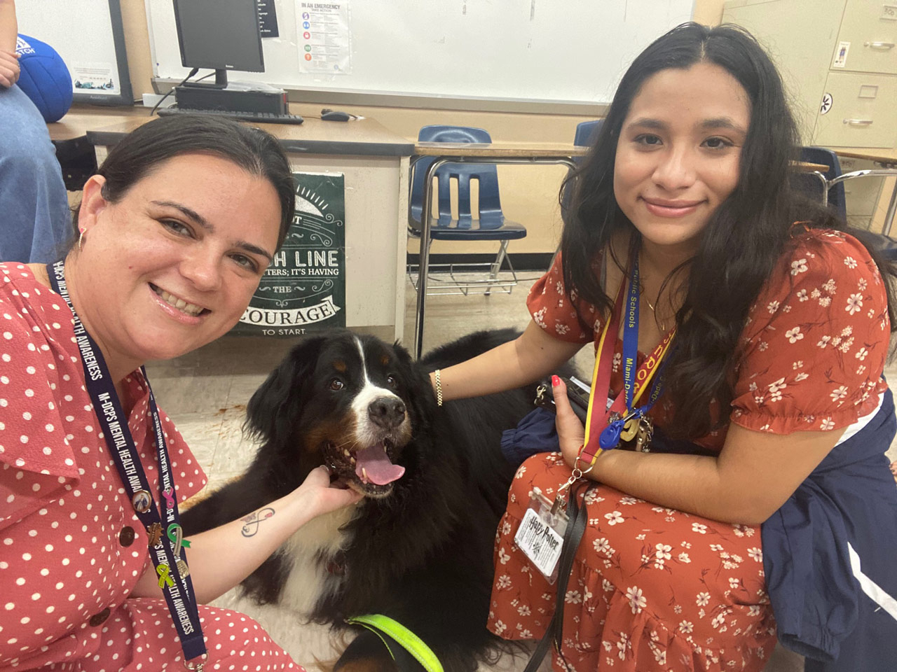 Apollo visits at Hialeah School with Meraki - Sep 23, 2024 | Alexandra Ramos Therapy Animals