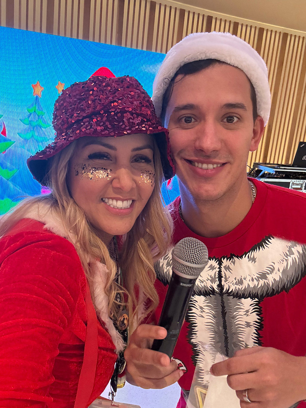 Santa Paws - Nicklaus Children's Hospital - Dec 18, 2024 | Alexandra Ramos Therapy Animals