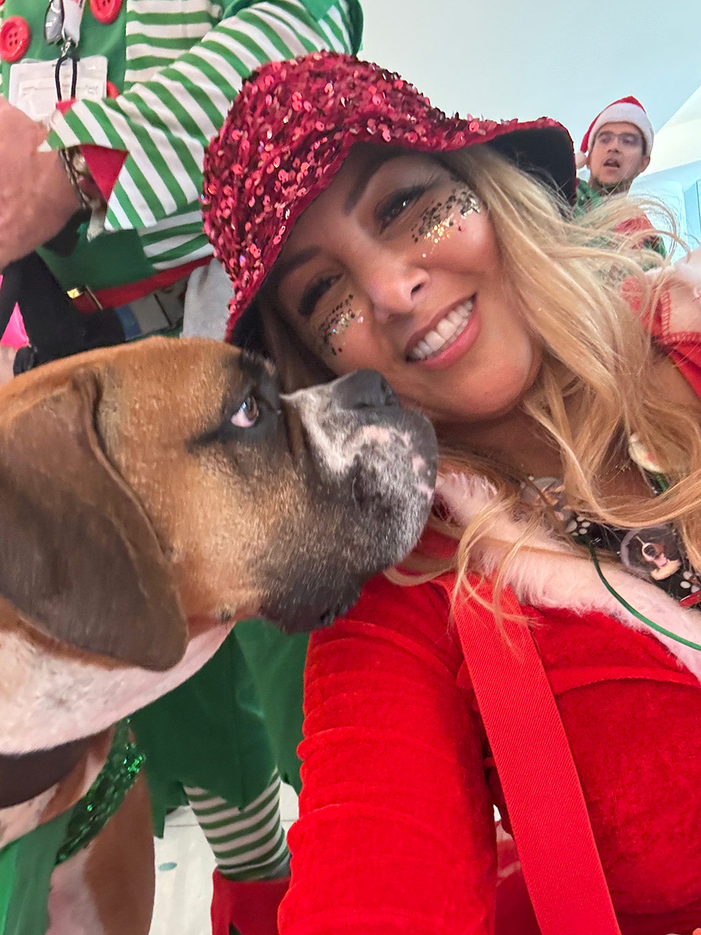 Santa Paws - Nicklaus Children's Hospital - Dec 18, 2024 | Alexandra Ramos Therapy Animals