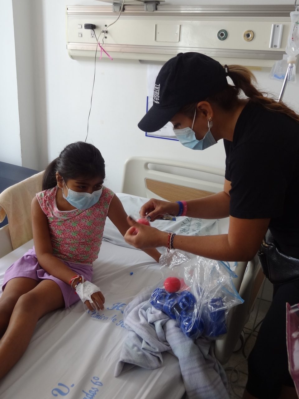 Hospital Universitario del Valle - Cali, Colombia | Ale Ramos Therapy Animals