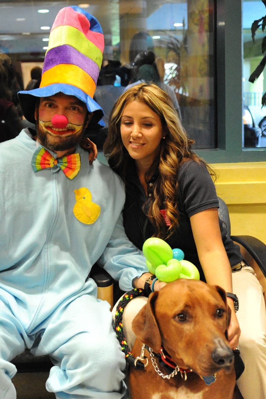 Visit at Miami Children’s Hospital by Julian Gil (Univision) | Ale Ramos Therapy Animals