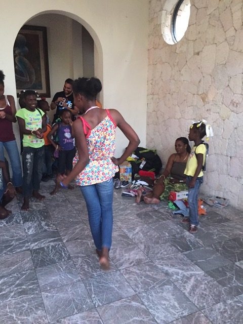 Haiti visit | Ale Ramos Therapy Animals