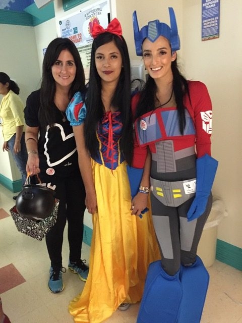 Halloween at Nicklaus Children’s Hospital by Radio Lollipop | Ale Ramos Therapy Animals