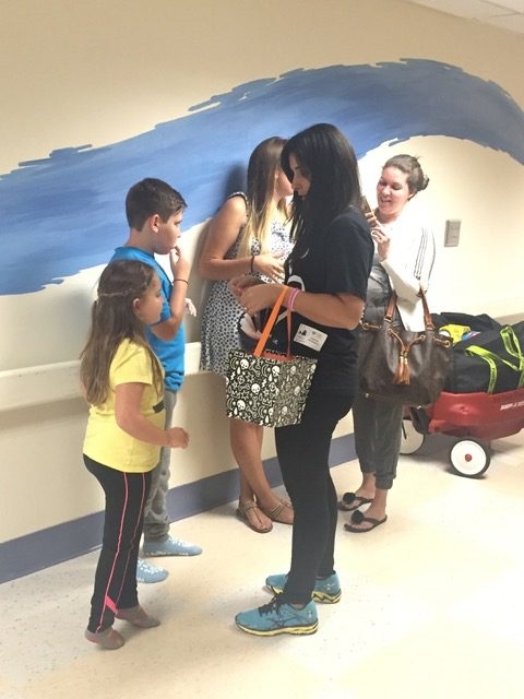 Halloween at Nicklaus Children’s Hospital by Radio Lollipop | Ale Ramos Therapy Animals
