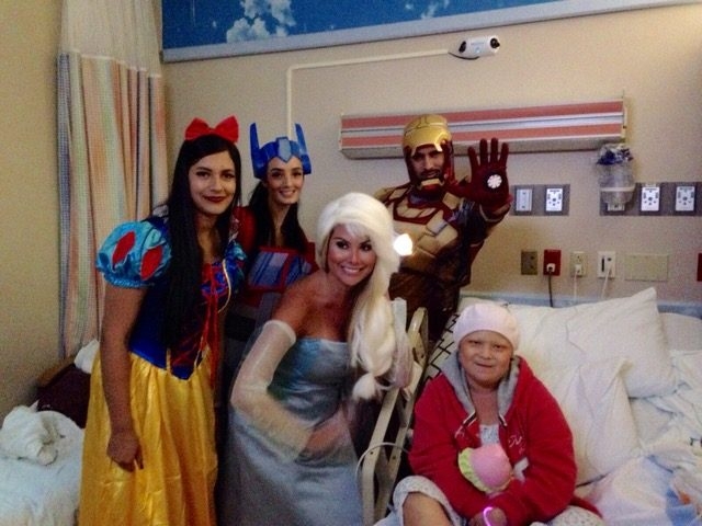 Halloween at Nicklaus Children’s Hospital by Radio Lollipop | Ale Ramos Therapy Animals