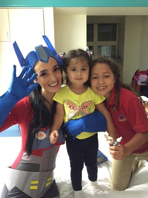 Halloween at Nicklaus Children’s Hospital by Radio Lollipop | Ale Ramos Therapy Animals