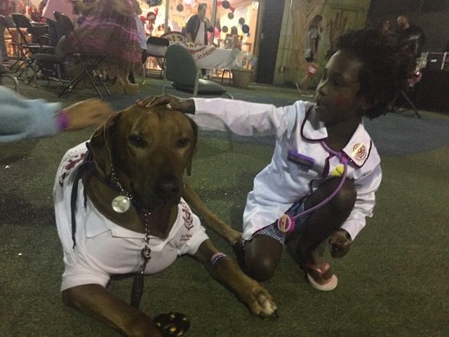 Radio Lollipop Birthday Party | Ale Ramos Therapy Animals