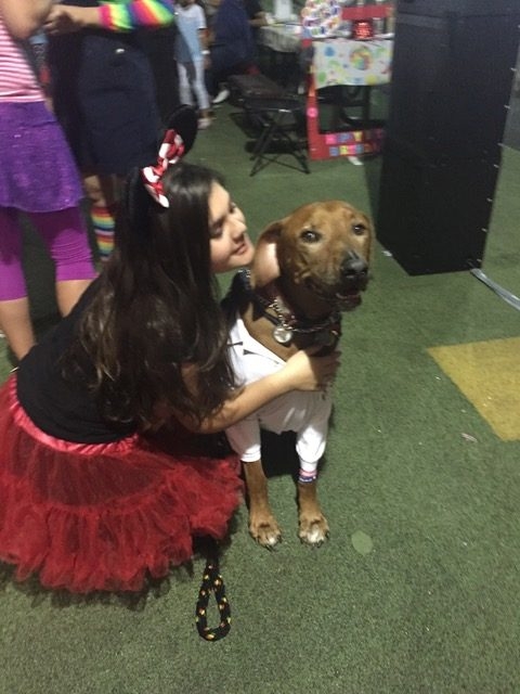 Radio Lollipop Birthday Party | Ale Ramos Therapy Animals