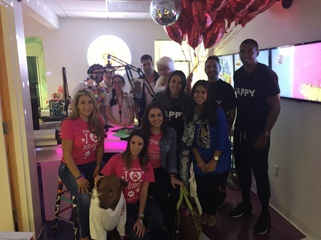 Visit Miami Children Hospital by Radio Lollipop Host Christian De La Campa | Ale Ramos Therapy Animals