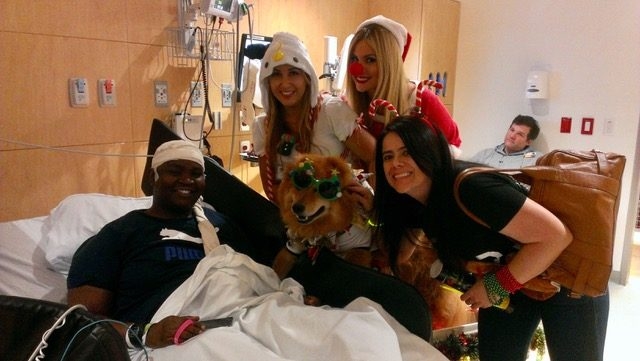 Christmas Celebration at Nicklaus Children Hospital | Ale Ramos Therapy Animals