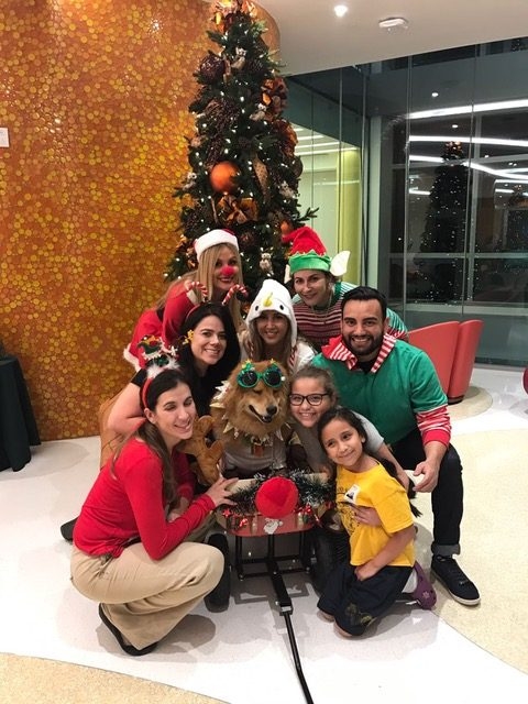 Christmas Celebration at Nicklaus Children Hospital | Ale Ramos Therapy Animals
