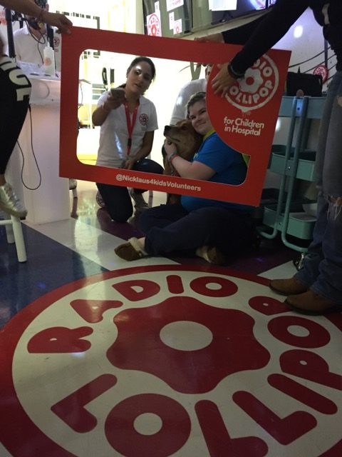 Eastern Visit at Nicklaus Children Hospital by Radio Lollipop | Ale Ramos Therapy Animals