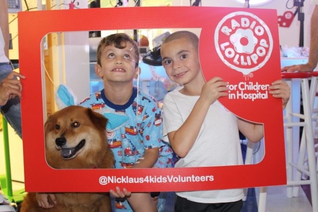 Eastern Visit at Nicklaus Children Hospital by Radio Lollipop | Ale Ramos Therapy Animals