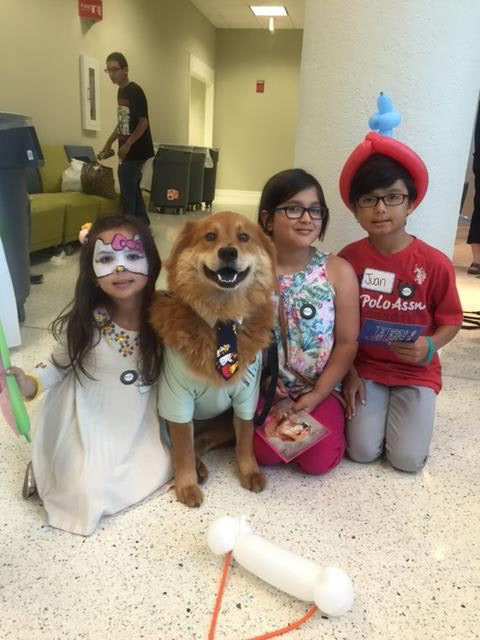 Great Glasses Play Day at Nicklaus Children Hospital | Ale Ramos Therapy Animals