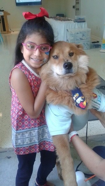 Great Glasses Play Day at Nicklaus Children Hospital | Ale Ramos Therapy Animals