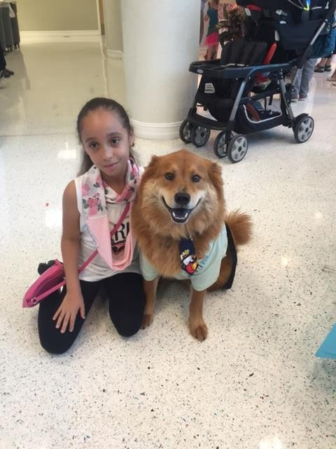 Great Glasses Play Day at Nicklaus Children Hospital | Ale Ramos Therapy Animals