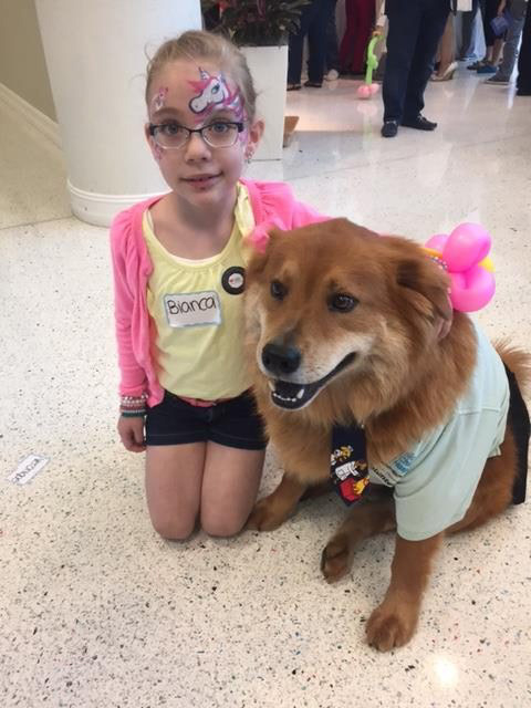 Great Glasses Play Day at Nicklaus Children Hospital | Ale Ramos Therapy Animals