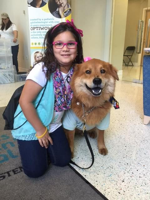 Great Glasses Play Day at Nicklaus Children Hospital | Ale Ramos Therapy Animals