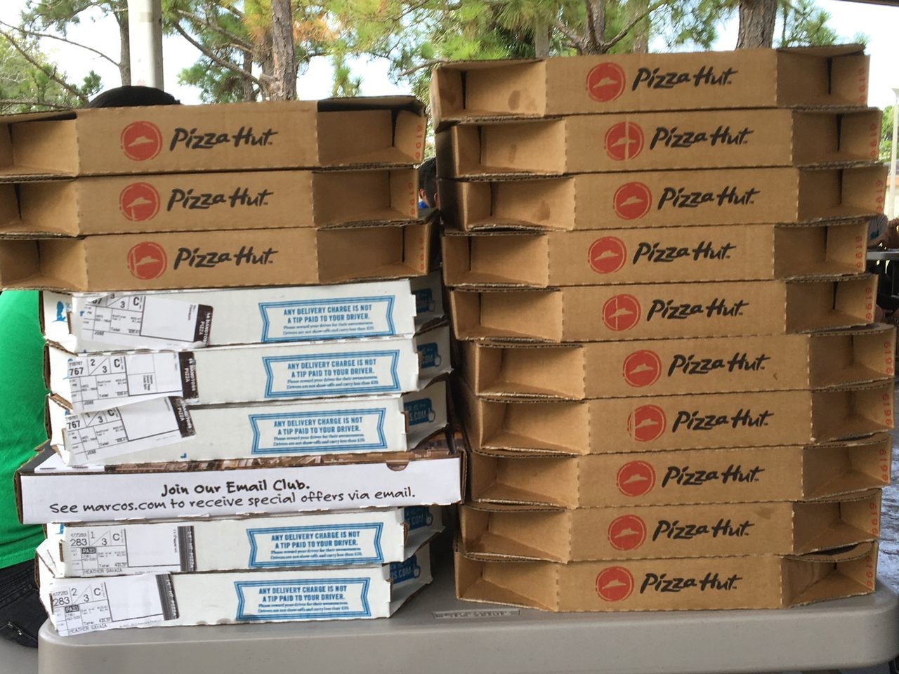 Pizza Day at His House Children’s Home | Ale Ramos Therapy Animals