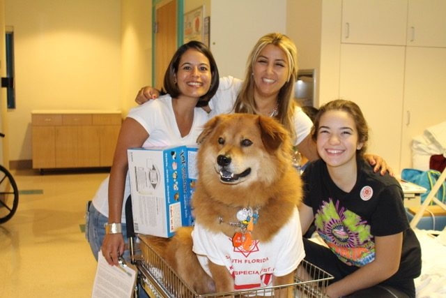 Visiting Nicklaus Children Hospital by Radio Lollipop | Ale Ramos Therapy Animals