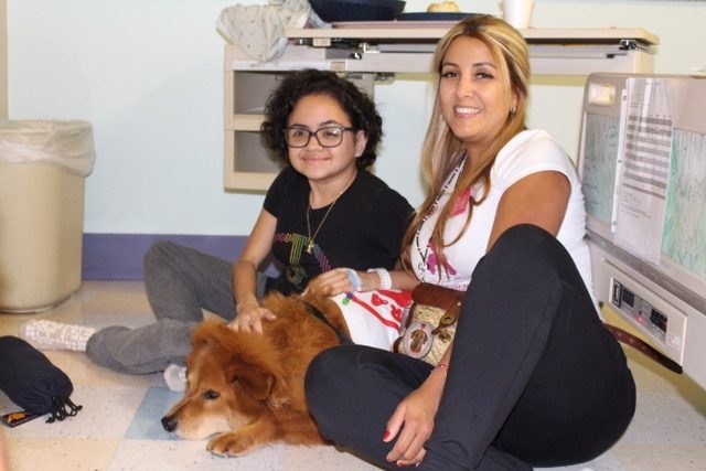 Visiting Nicklaus Children Hospital by Radio Lollipop | Ale Ramos Therapy Animals