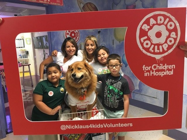 Visiting Nicklaus Children Hospital by Radio Lollipop | Ale Ramos Therapy Animals