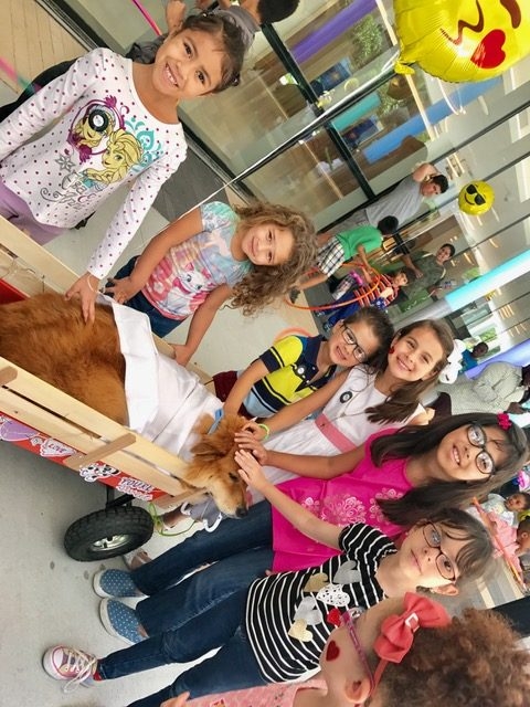 Great Glasses Play Day by Nicklaus Children’s Hospital | Ale Ramos Therapy Animals