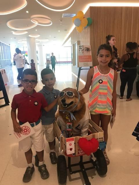 Great Glasses Play Day by Nicklaus Children’s Hospital | Ale Ramos Therapy Animals
