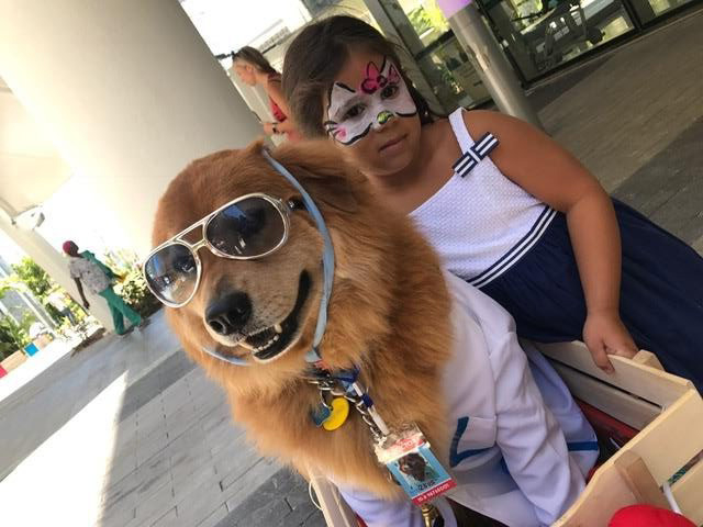 Great Glasses Play Day by Nicklaus Children’s Hospital | Ale Ramos Therapy Animals