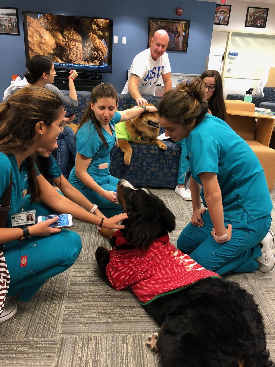 Nova Southeastern University Visit | Ale Ramos Therapy Animals