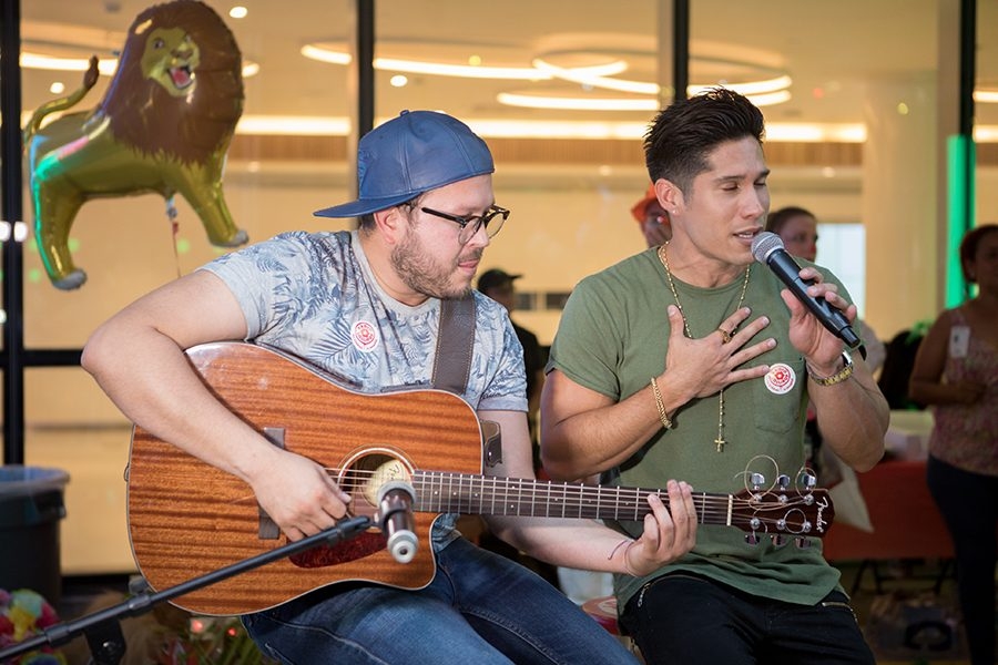 Radio Lollipop Birthday - Host Chino | Ale Ramos Therapy Animals