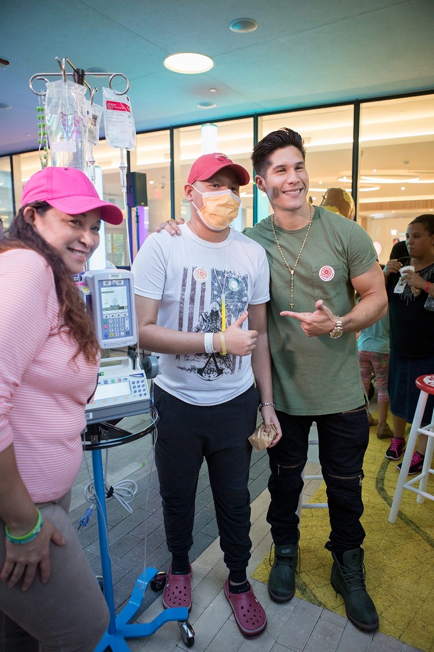 Radio Lollipop Birthday - Host Chino | Ale Ramos Therapy Animals