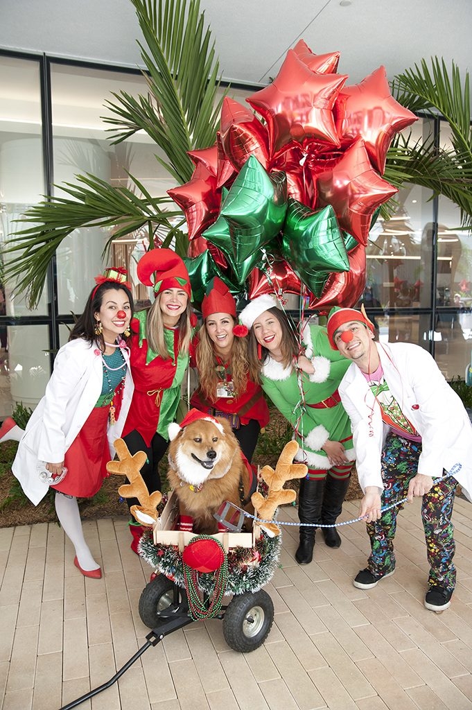 Santa Paws Event at Nicklaus Children’s Hospital | Ale Ramos Therapy Animals