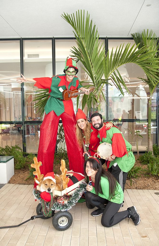 Santa Paws Event at Nicklaus Children’s Hospital | Ale Ramos Therapy Animals