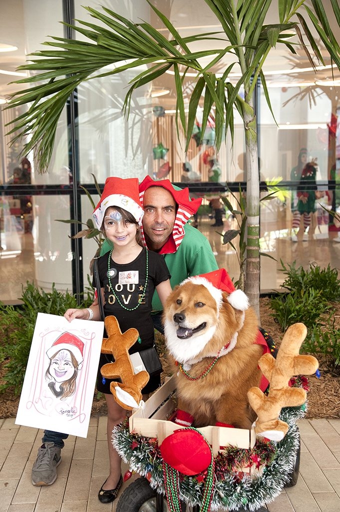 Santa Paws Event at Nicklaus Children’s Hospital | Ale Ramos Therapy Animals