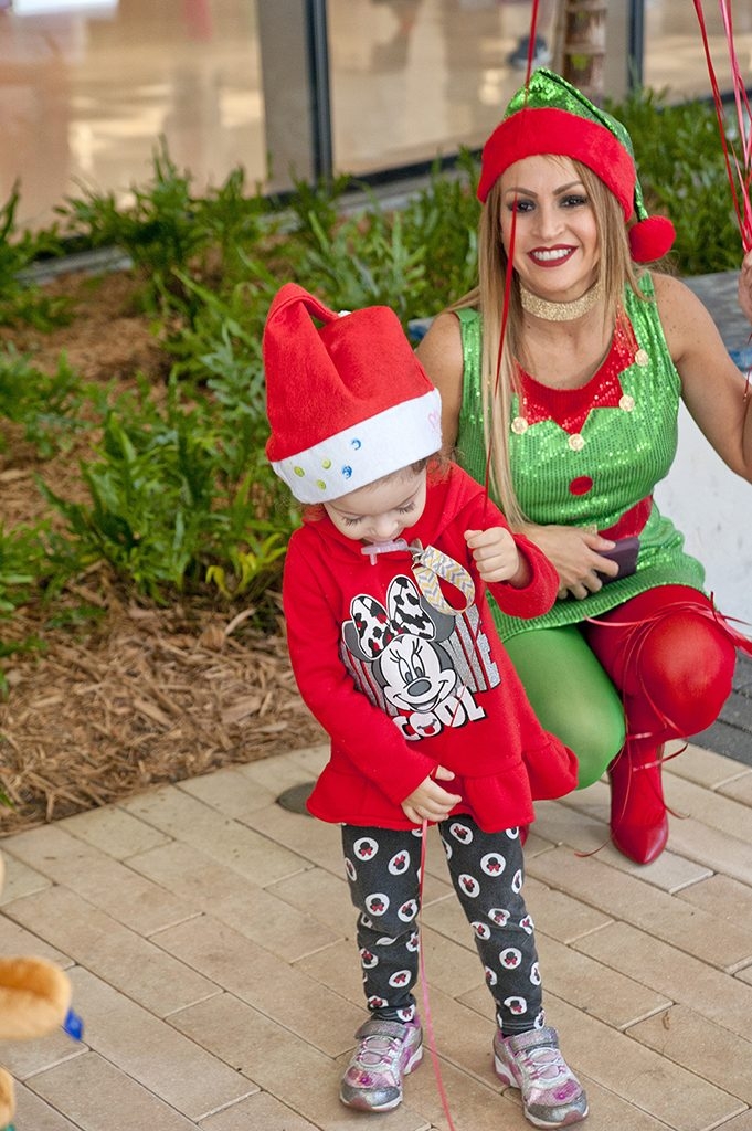Santa Paws Event at Nicklaus Children’s Hospital | Ale Ramos Therapy Animals