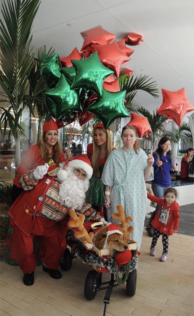 Santa Paws Event at Nicklaus Children’s Hospital | Ale Ramos Therapy Animals