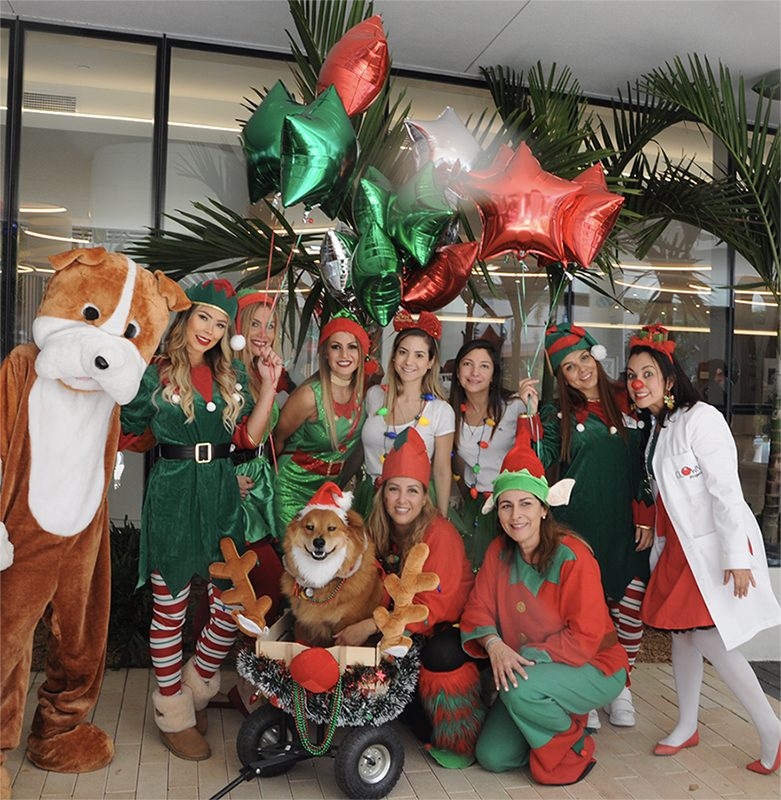 Santa Paws Event at Nicklaus Children’s Hospital | Ale Ramos Therapy Animals