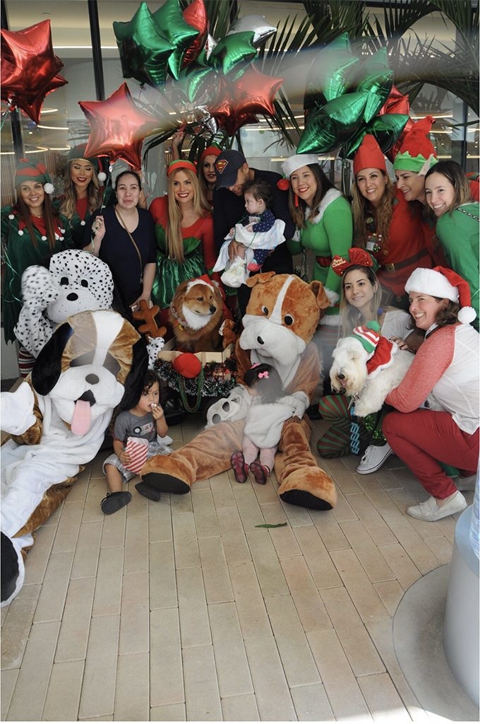 Santa Paws Event at Nicklaus Children’s Hospital | Ale Ramos Therapy Animals
