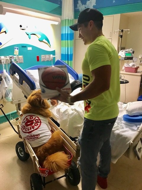 Visit at Nicklaus Children’s Hospital by Radio Lollipop | Ale Ramos Therapy Animals