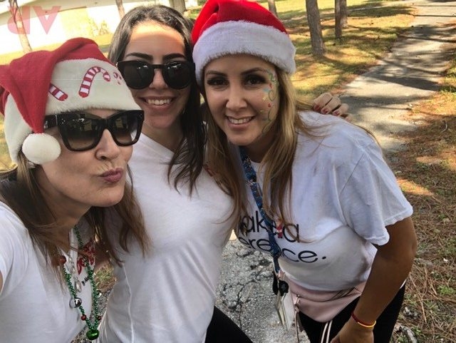 Nochebuena at His House | Ale Ramos Therapy Animals