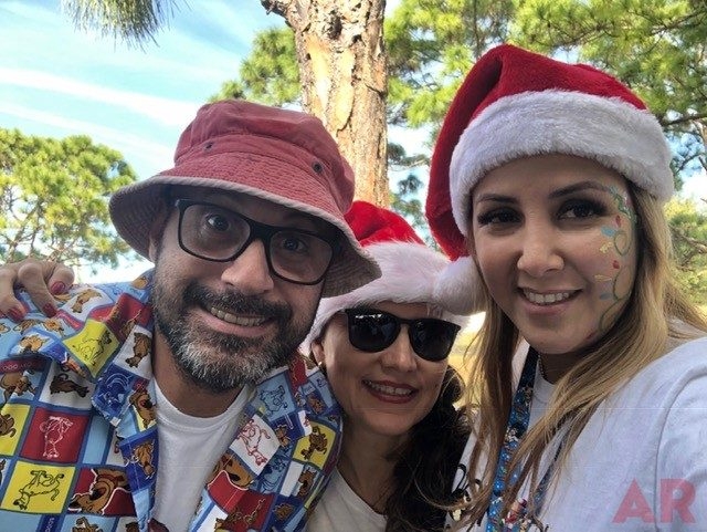 Nochebuena at His House | Ale Ramos Therapy Animals