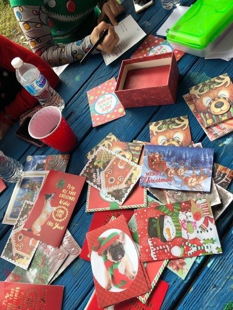 Nochebuena at His House | Ale Ramos Therapy Animals