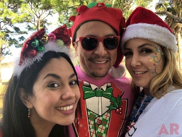 Nochebuena at His House | Ale Ramos Therapy Animals