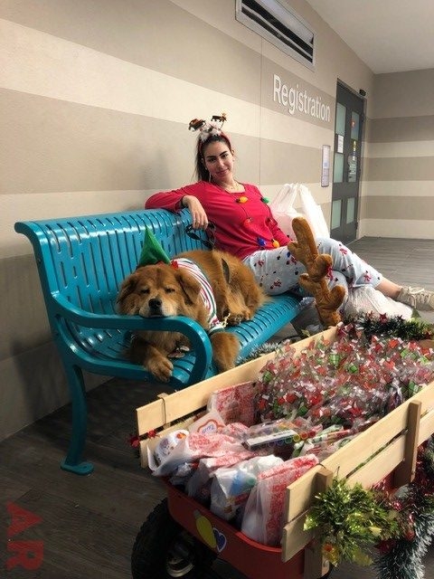 Pre-Christmas Visit at Nicklaus Children’s Hospital | Ale Ramos Therapy Animals