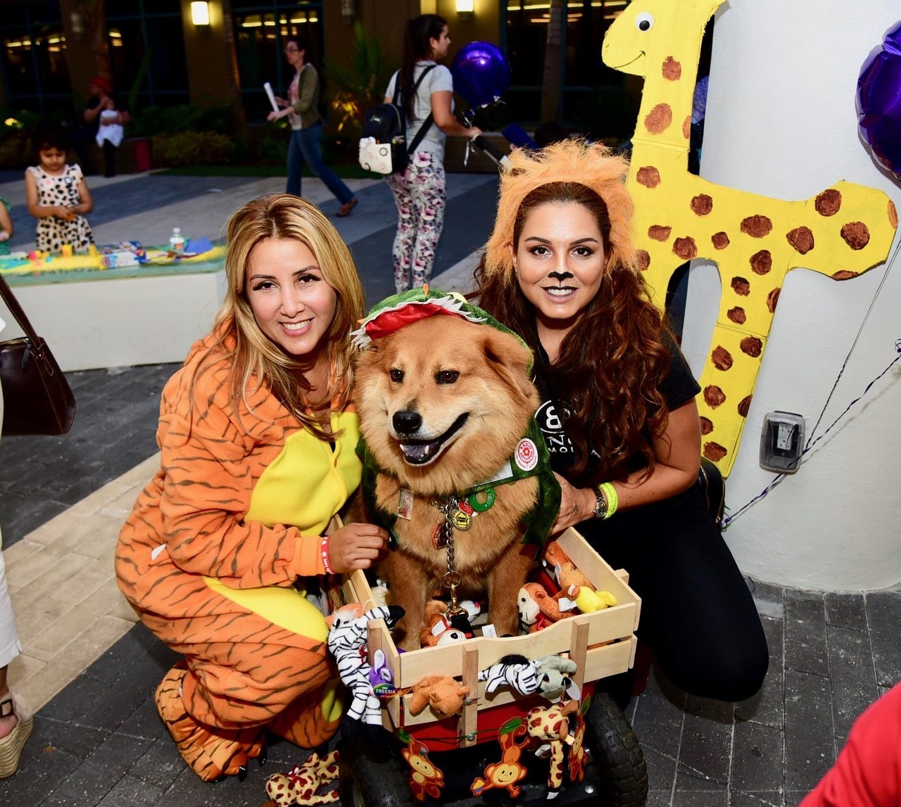 Radio Lollipop Birthday Party | Ale Ramos Therapy Animals