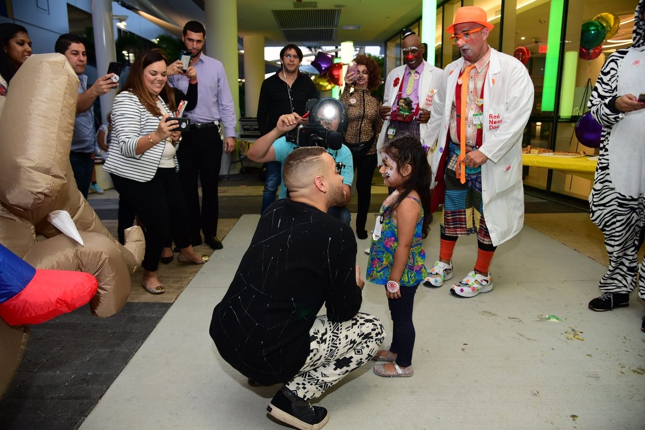 Radio Lollipop Birthday Party | Ale Ramos Therapy Animals