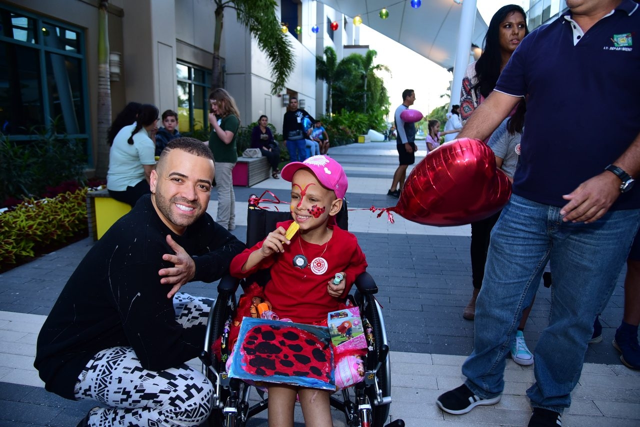 Radio Lollipop Birthday Party | Ale Ramos Therapy Animals